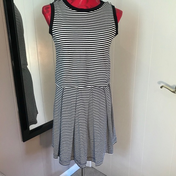 GAP Dresses & Skirts - GAP 2-Piece Striped Navy/White Dress